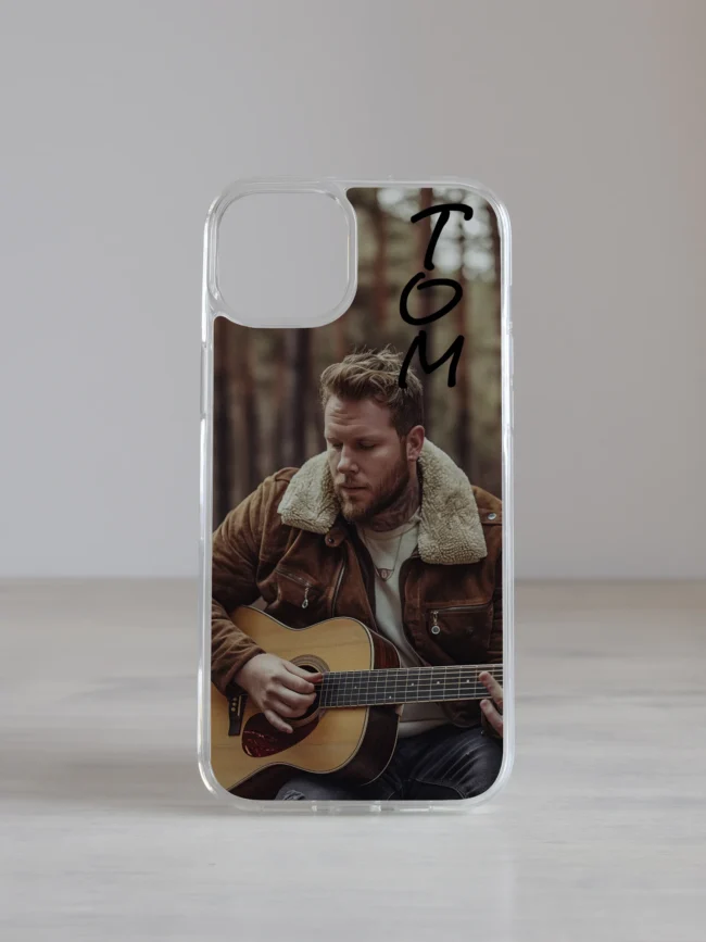 Telefonikaas, personaliseeritud, mees kitarriga, tekst Tom