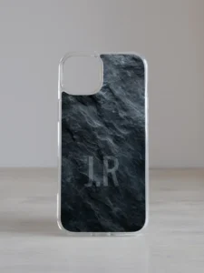 Must marmormustriga iPhone kaas initsiaalidega