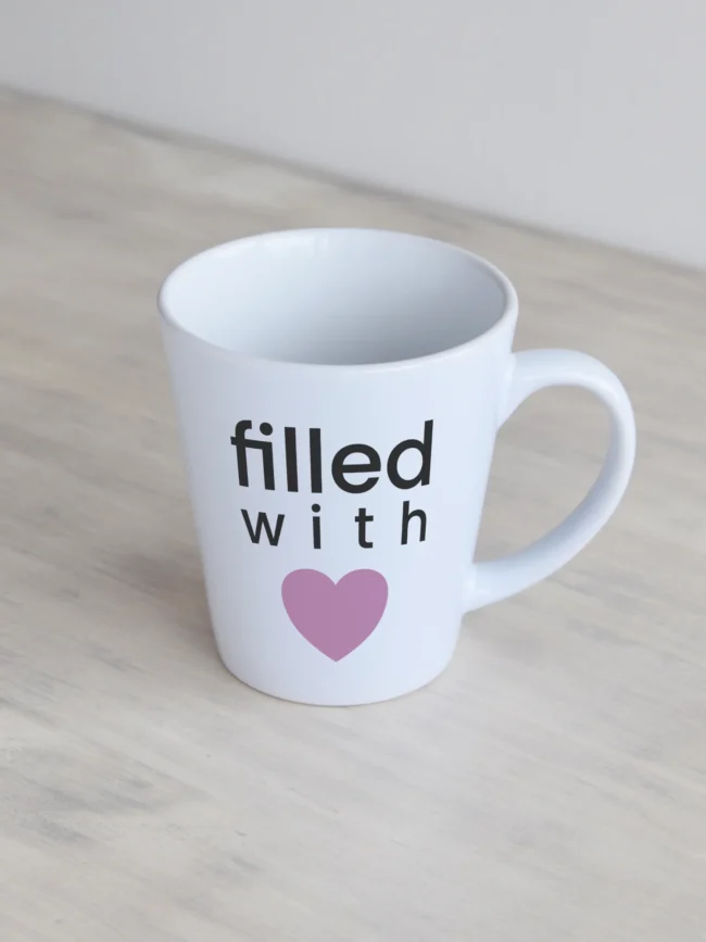 Valge 30ml väike latte kruus, filled with love ja tumepunane süda