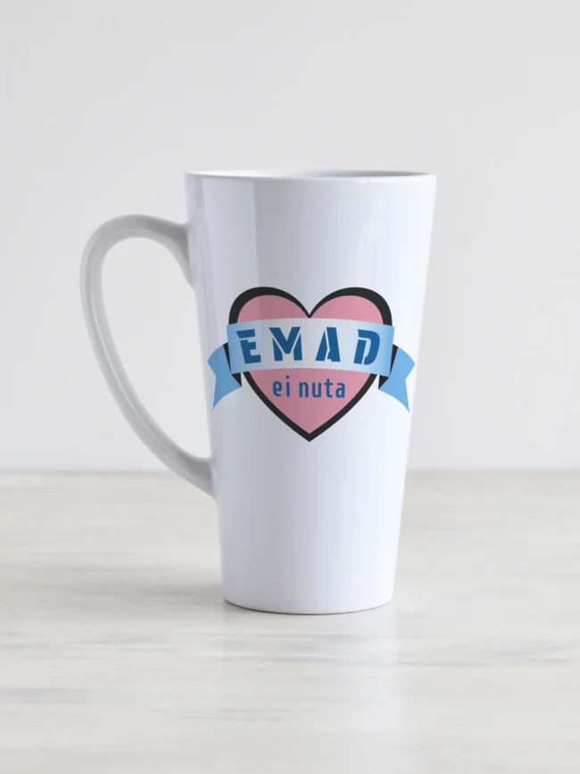 450ml valge keraamiline latte kruus südamekujulise embleemiga emad ei nuta, roosa- sinine.