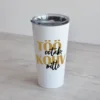 Valge 480ml termostass, millel on tekstikujundus töö ootab, kohv mitte, beež-must.