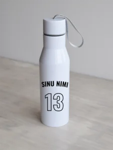 Valge 500ml Jalgpalliteemaline nime ja numbriga personaliseeritav veepudel,must.