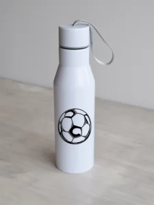 Valge 500ml Jalgpalliteemaline personaliseeritav veepudel, must.