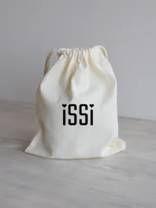 riidest-kinkekott-kruusile-issi-sudamekestega Riidest kinkekott kruusile issi, tekst issi ja südamekesed i-täppide asemel.