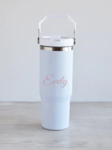 Valge matt kõrre ja sangaga joogipudel, 900ml, nimega personaliseeritud, roosa