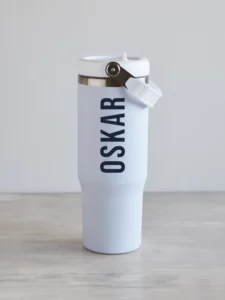 Valge matt kõrre ja sangaga joogipudel, 900ml, nimega personaliseeritud, tumesinine