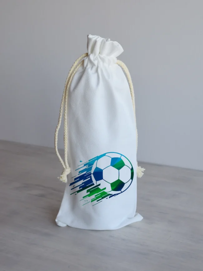 Riidest kinkekott jalgpalli kujundusega.