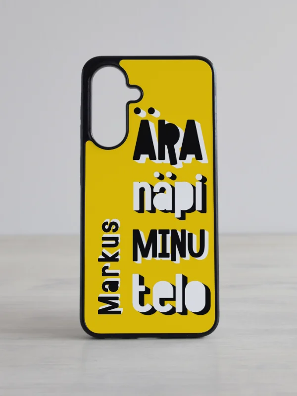 Samsung Galaxy telefonikaaned isikupärase trükitud teksti ja nimega.