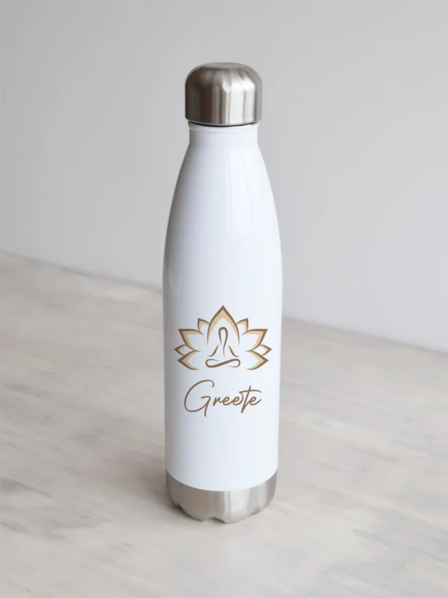 Valge nimeline joogipudel beeži lootose õiega.