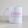 Personaliseeritav kruus roosa tekstiga EMA, alltekst evergoing multitasking all-in-one.