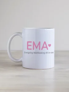 Personaliseeritav kruus roosa tekstiga EMA, alltekst evergoing multitasking all-in-one.