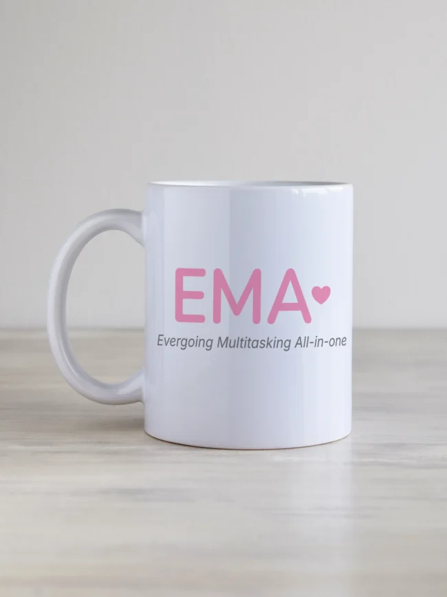 Personaliseeritav kruus roosa tekstiga EMA, alltekst evergoing multitasking all-in-one.
